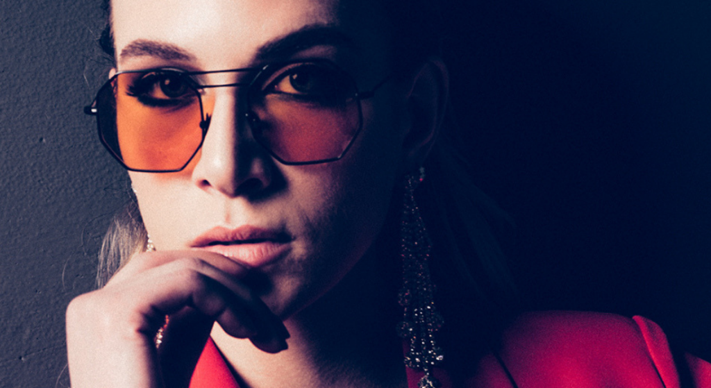 Occhiali da "aperitivo": accogli l'estate con l'occhiale da sole giusto!