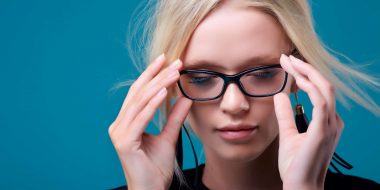 Come NON Truccarsi con gli Occhiali? 4+1 consigli che non puoi ignorare